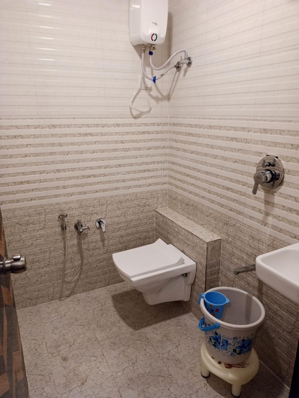 Hotel Karnavati Ahmadábád Kültér fotó
